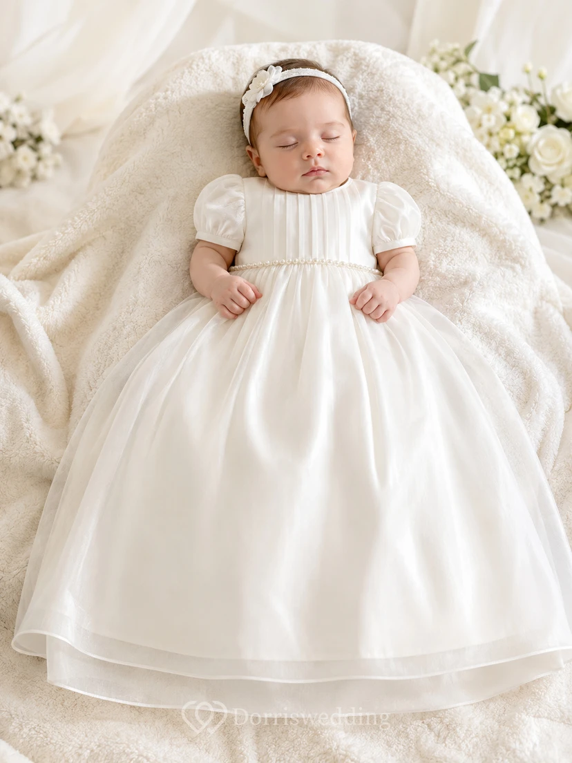 Transparentes Taufkleidchen aus Organza mit A-Linien-Schnitt, kurzen Ärmeln und A-Linien-Verkleidung, schlicht, elegant, bezaubernd, aus Satin
