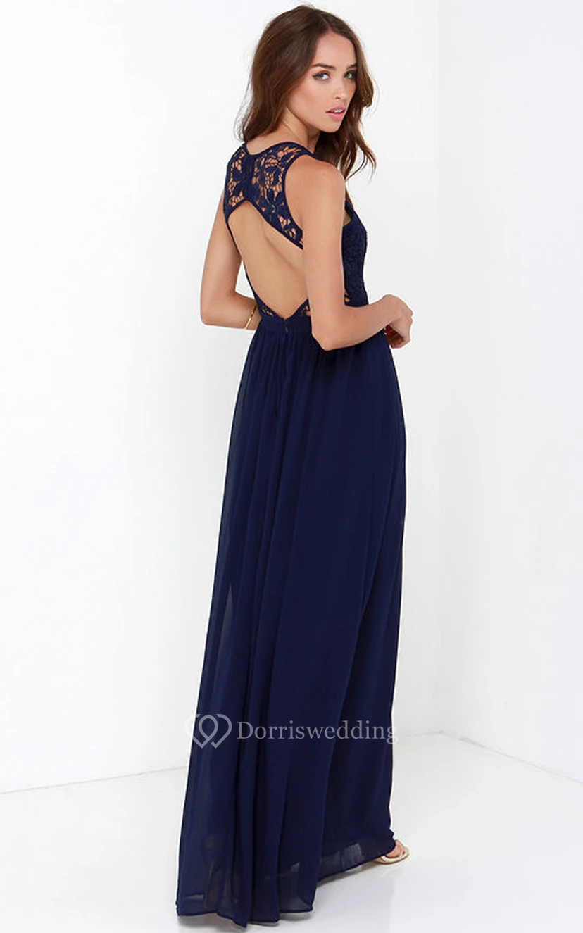 Impresionante vestido de gasa estilo imperio con espalda abierta. view 3
