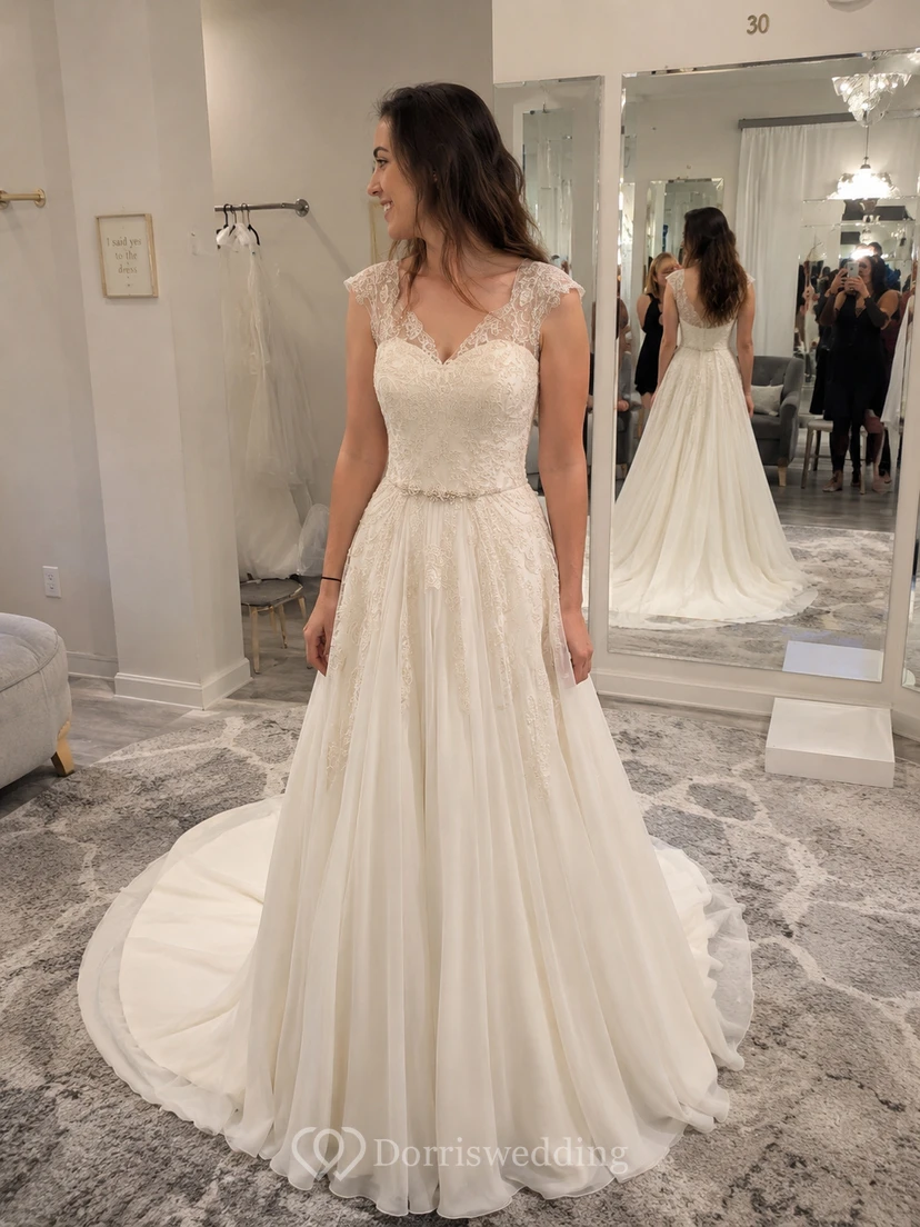 Empire-Brautkleid aus Chiffon mit Perlenbesatz, Falten und Raffungen sowie Schleppe view 6