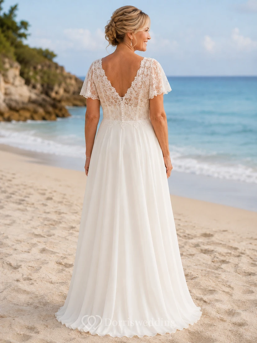 Robe de mariée trapèze en mousseline et dentelle, corsage en dentelle, idéale pour les mariées plus âgées. view 2