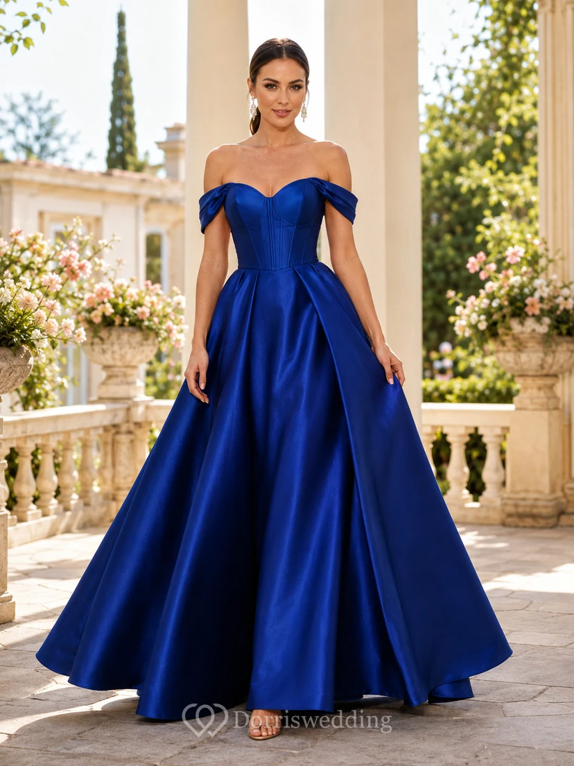 Robe de bal de luxe en satin bleu royal, épaules dénudées, décolleté cœur et plissée.