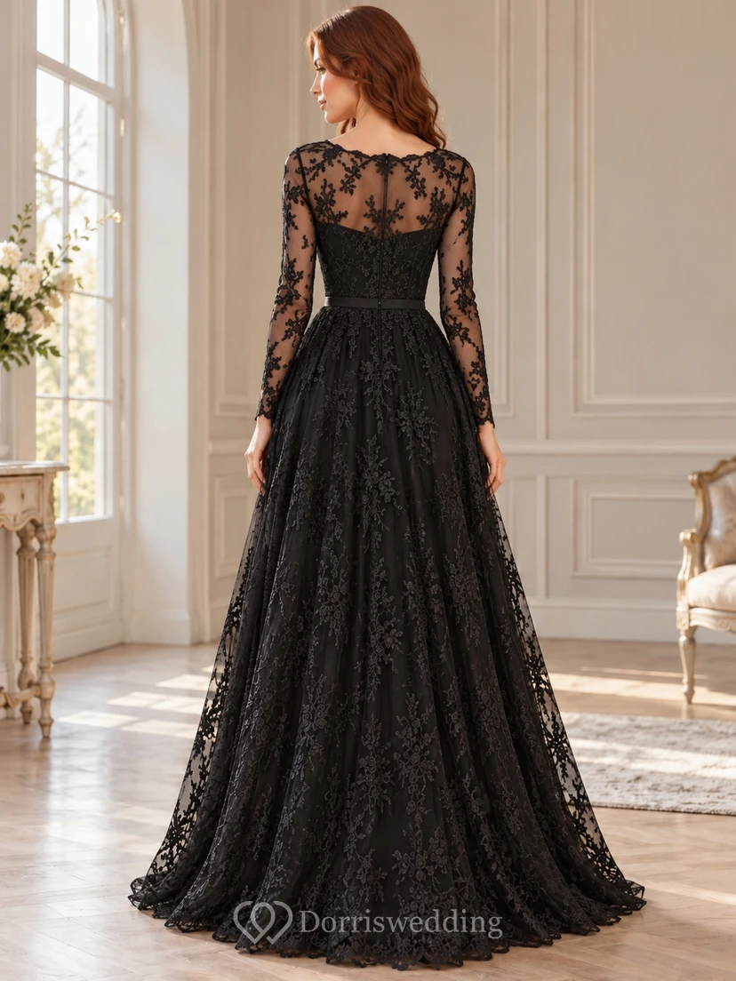 Robe de soirée longue en dentelle florale noire à manches longues et coupe trapèze view 2