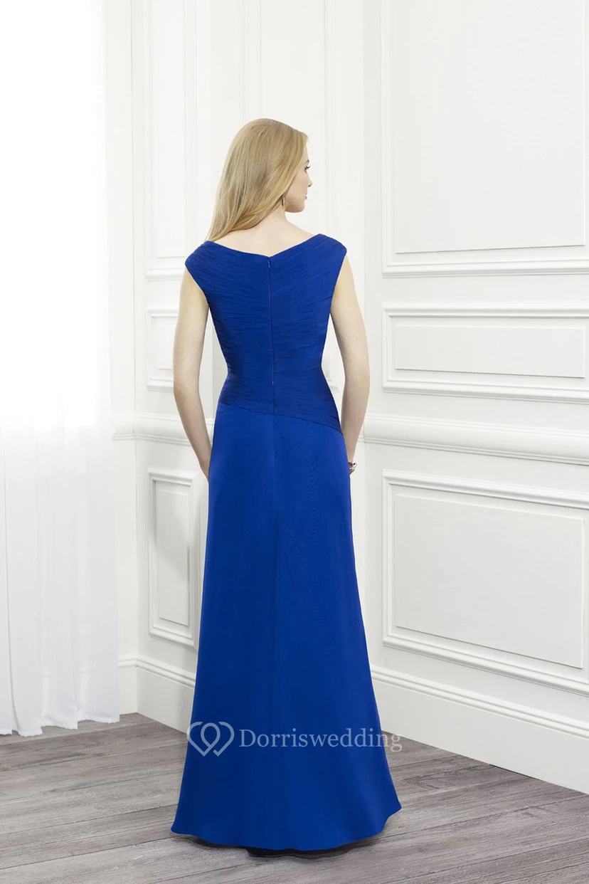 Robe longue en mousseline drapée sans manches à col en V, ornée d'une broche, idéale pour la mère de la mariée view 2