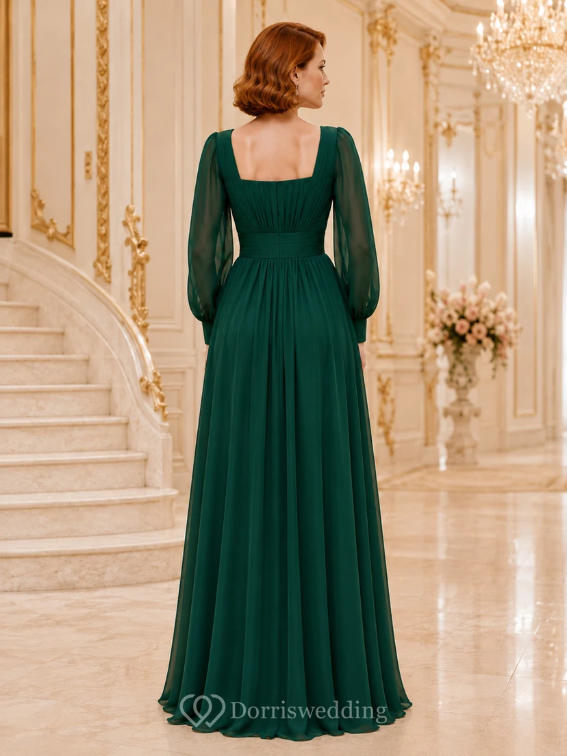 Robe de gala en mousseline de soie émeraude à col carré et manches transparentes. view 2