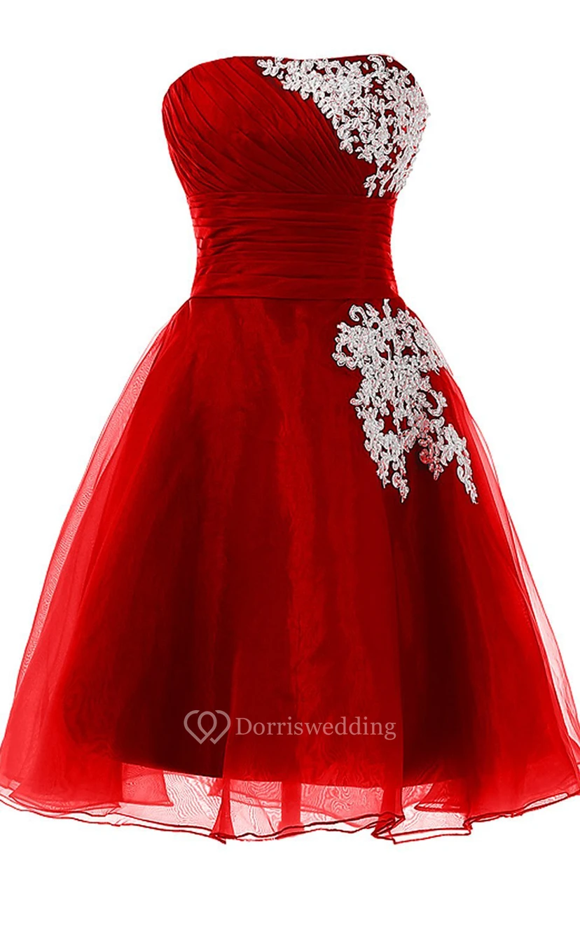 Robe de mariée bustier trapèze avec applications de dentelle view 12