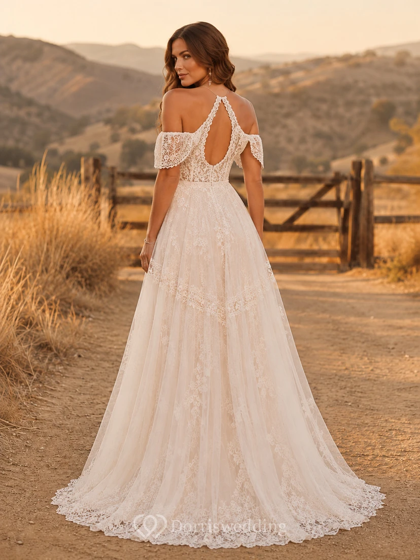 Vestido de novia de tul y encaje campestre, corte en A, hombros descubiertos, manga corta, cola de capilla, espalda baja en V. view 2