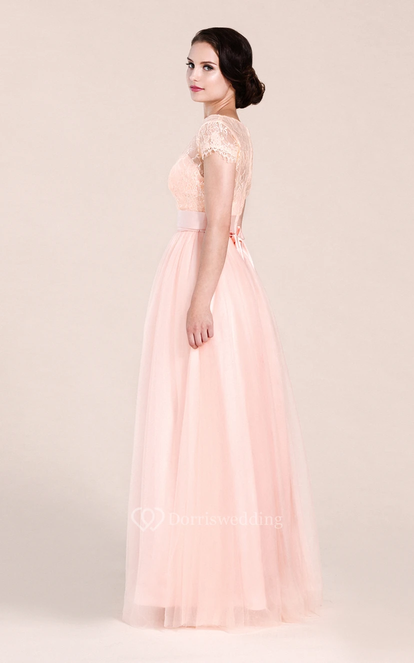 Kurzärmeliges A-Linien-Kleid mit Spitzendetails view 5
