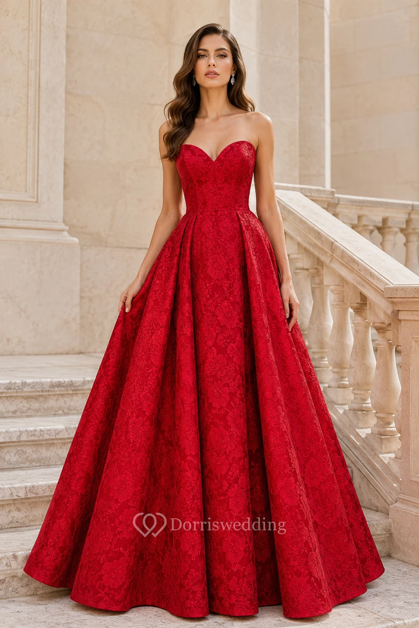 Rotes, trägerloses Ballkleid aus Satin mit herzförmigem Ausschnitt und bodenlangem Rock
