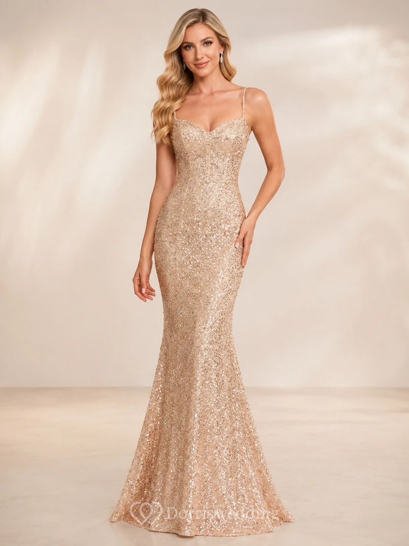 Champagnerfarbenes, bodenlanges Pailletten-Abendkleid im Meerjungfrauenstil mit Spaghettiträgern und Herzausschnitt, Promi-Stil