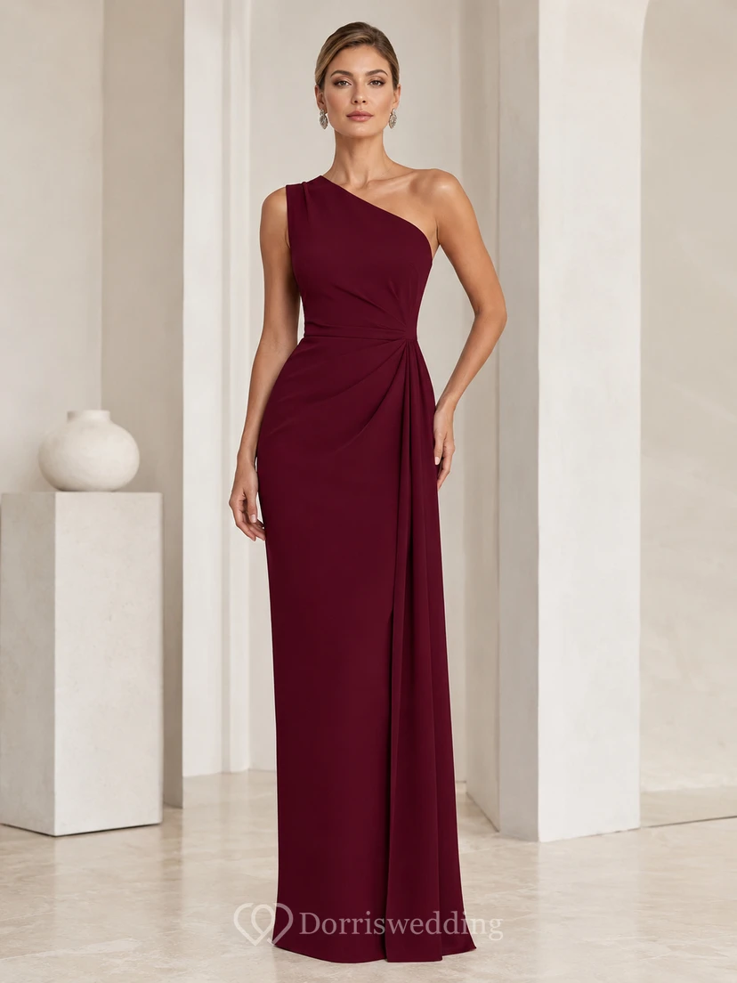 Bordeauxrotes, schulterfreies Crêpe-Abendkleid im Säulenstil