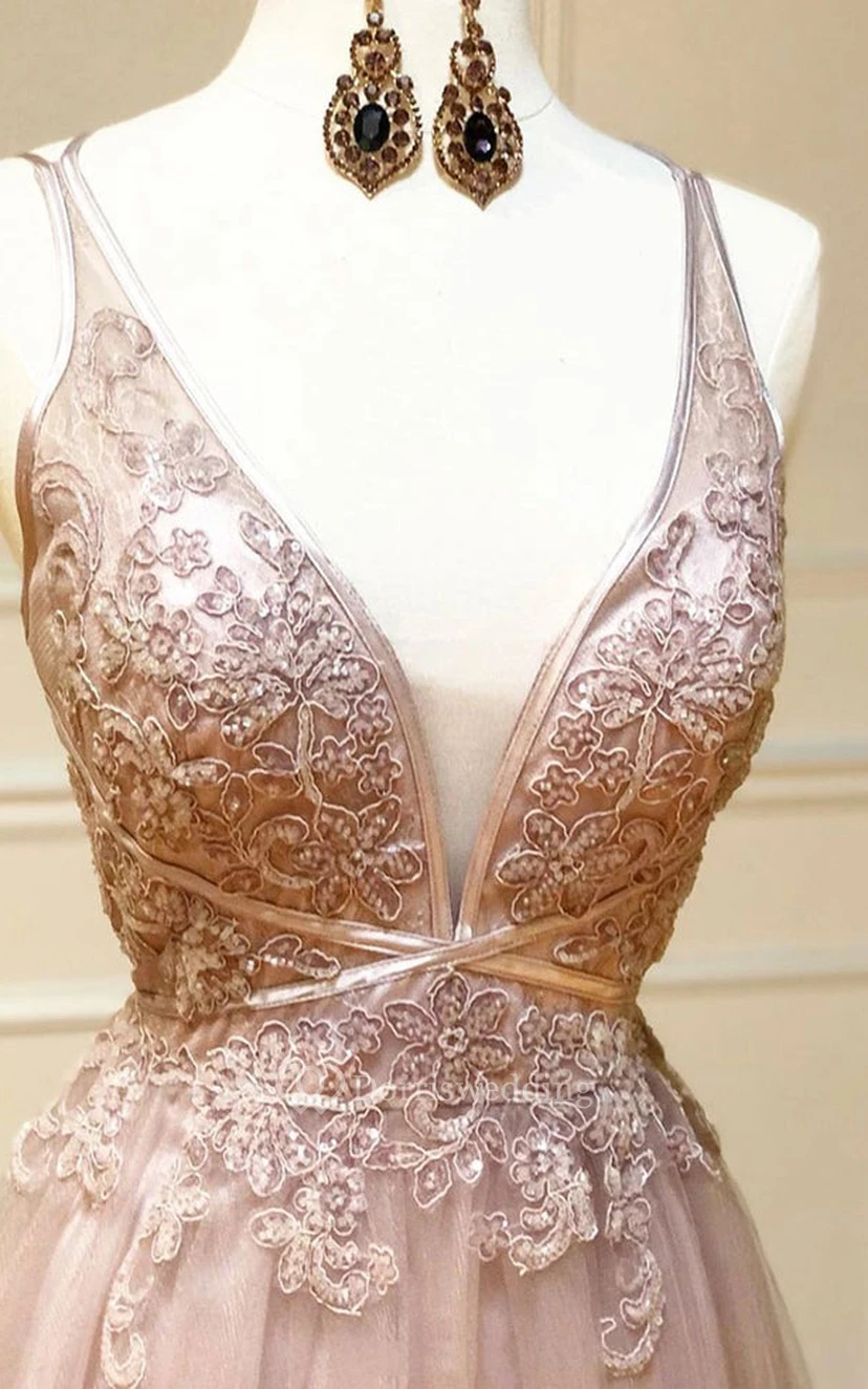 Robe de bal moderne sans manches en dentelle, coupe trapèze, longueur au sol, ornée d'appliqués view 3