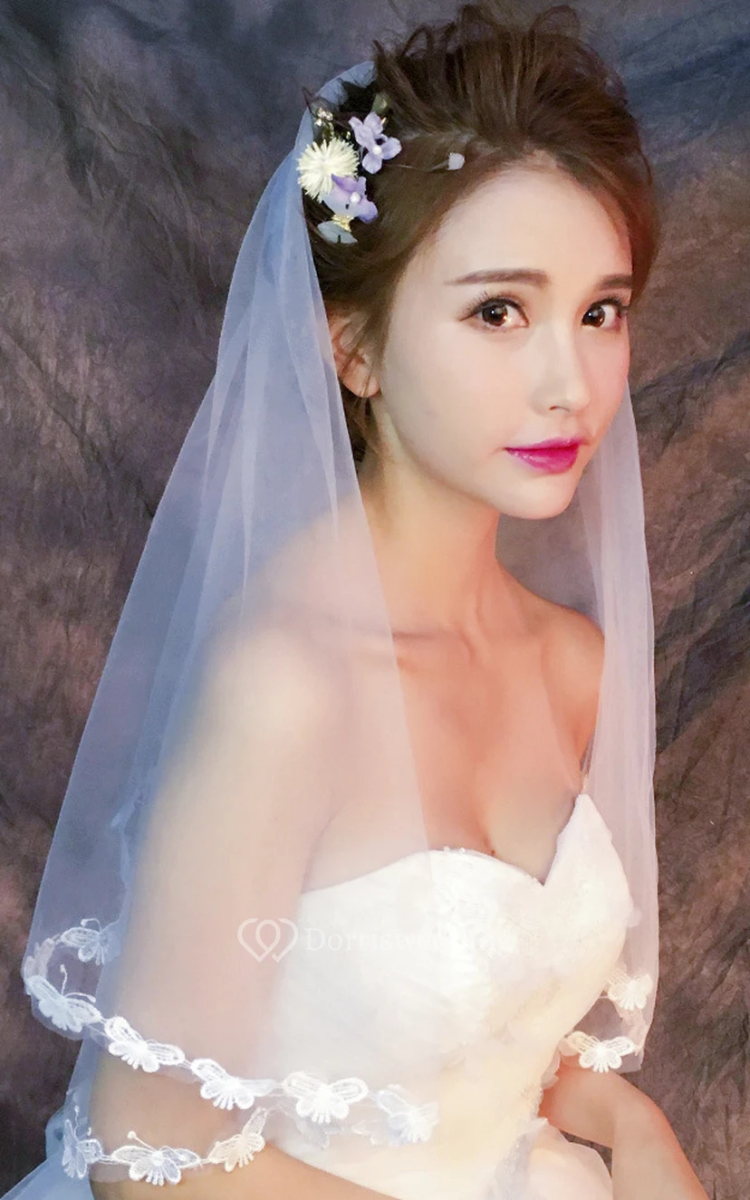 Short Elbow Wedding Veil with Flower Lace Edge