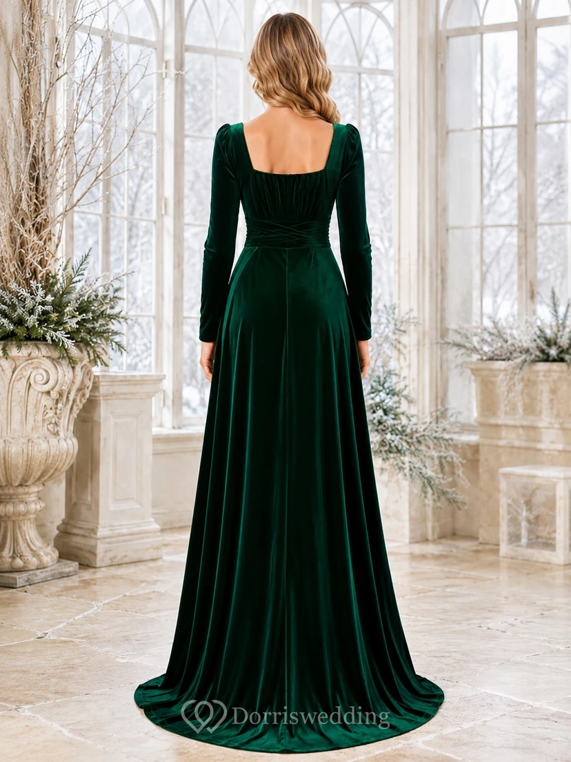 Vestido de gala de invierno de corte A, largo hasta el suelo, de terciopelo verde oscuro, cuello cuadrado y manga larga. view 2