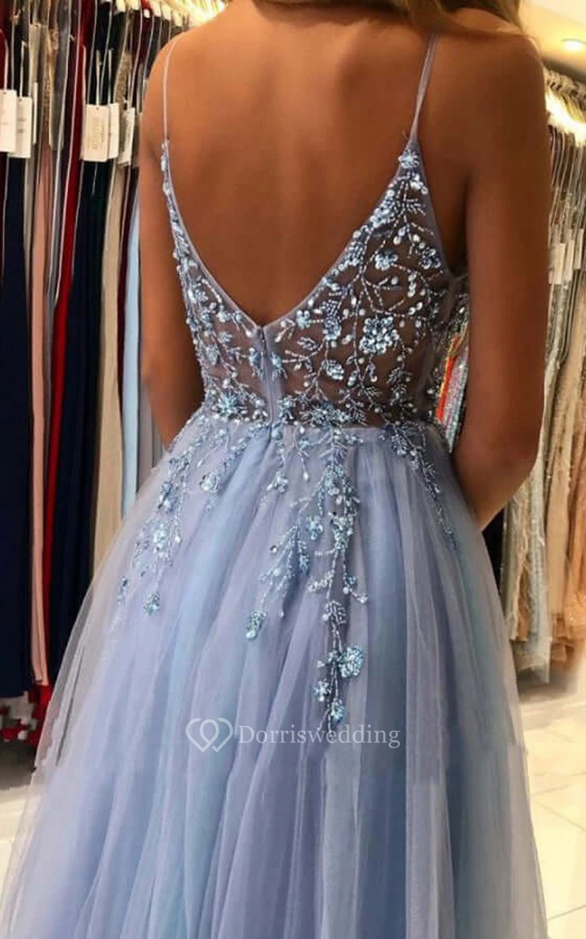 Vestido de fiesta de corte A con tirantes finos, abertura frontal, tul plisado y detalles de cristal. view 3
