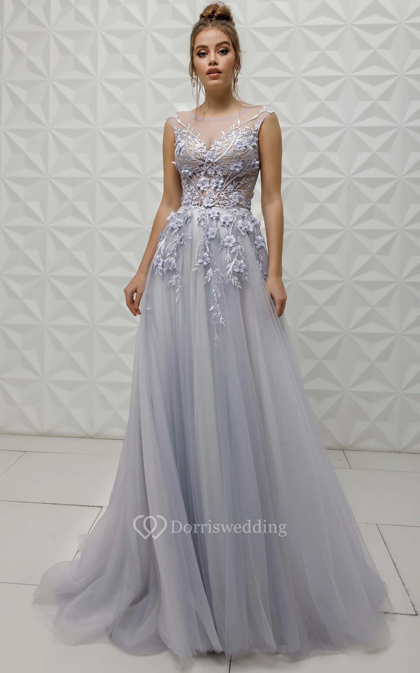 Vestido de fiesta de tul plisado con escote redondo y cap ilusión, con apliques. view 5