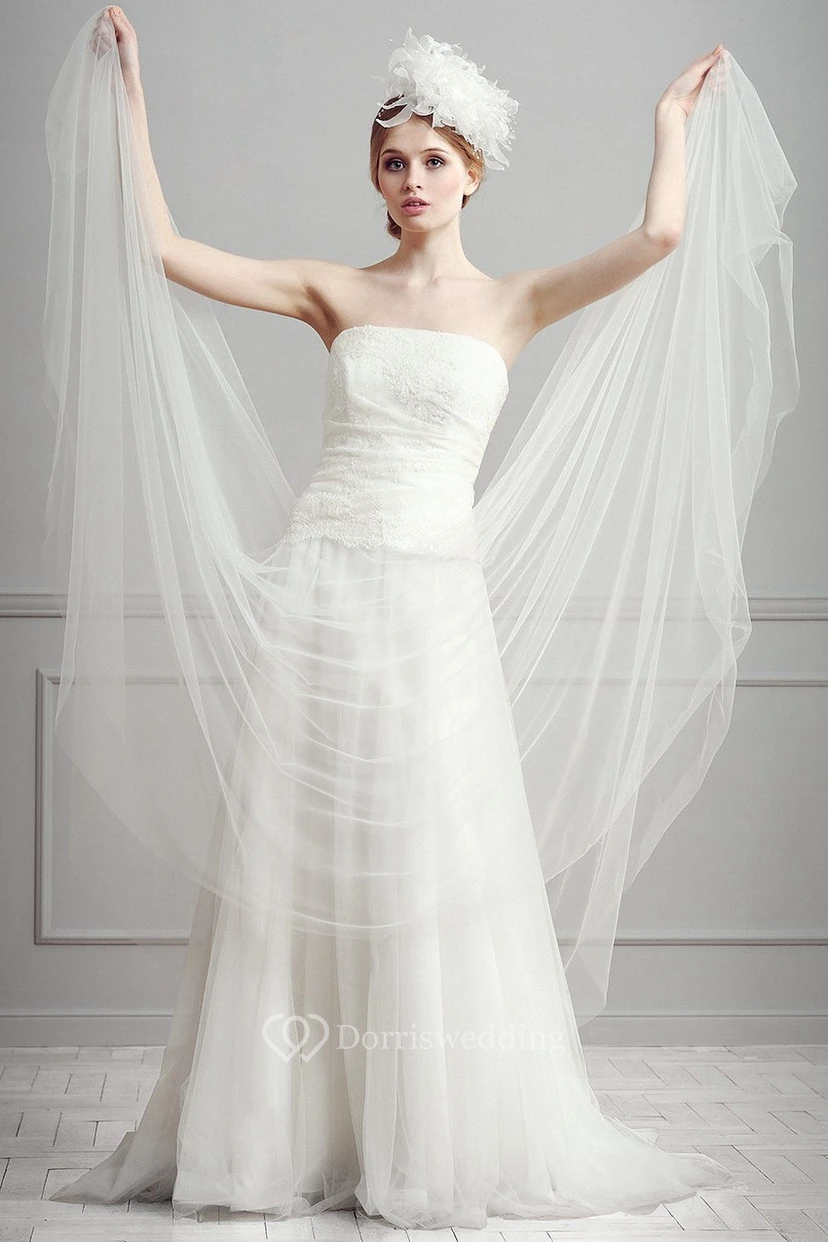 A-Linien-Brautkleid aus Tüll mit Applikationen, ärmellos, bodenlang, trägerlos view 2