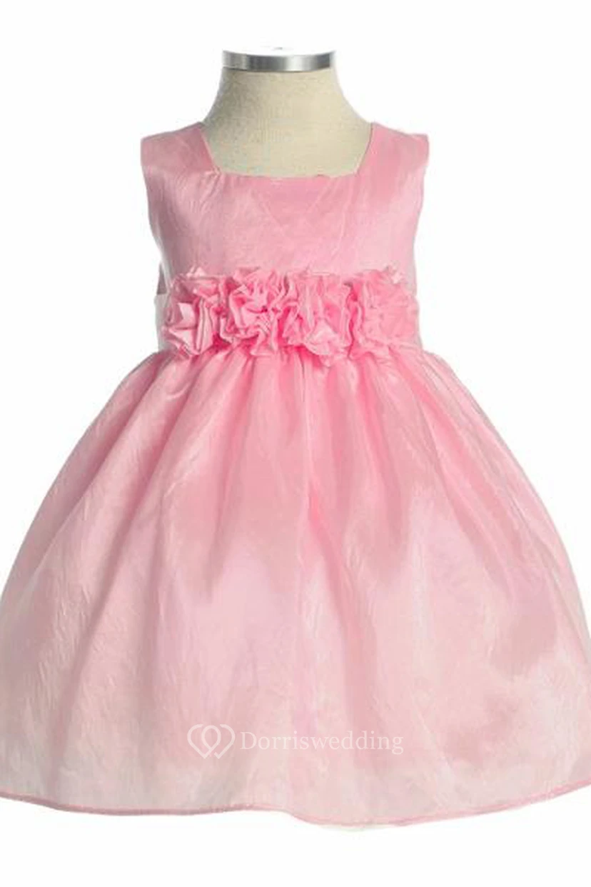 Robe de demoiselle d'honneur mi-longue à volants en taffetas