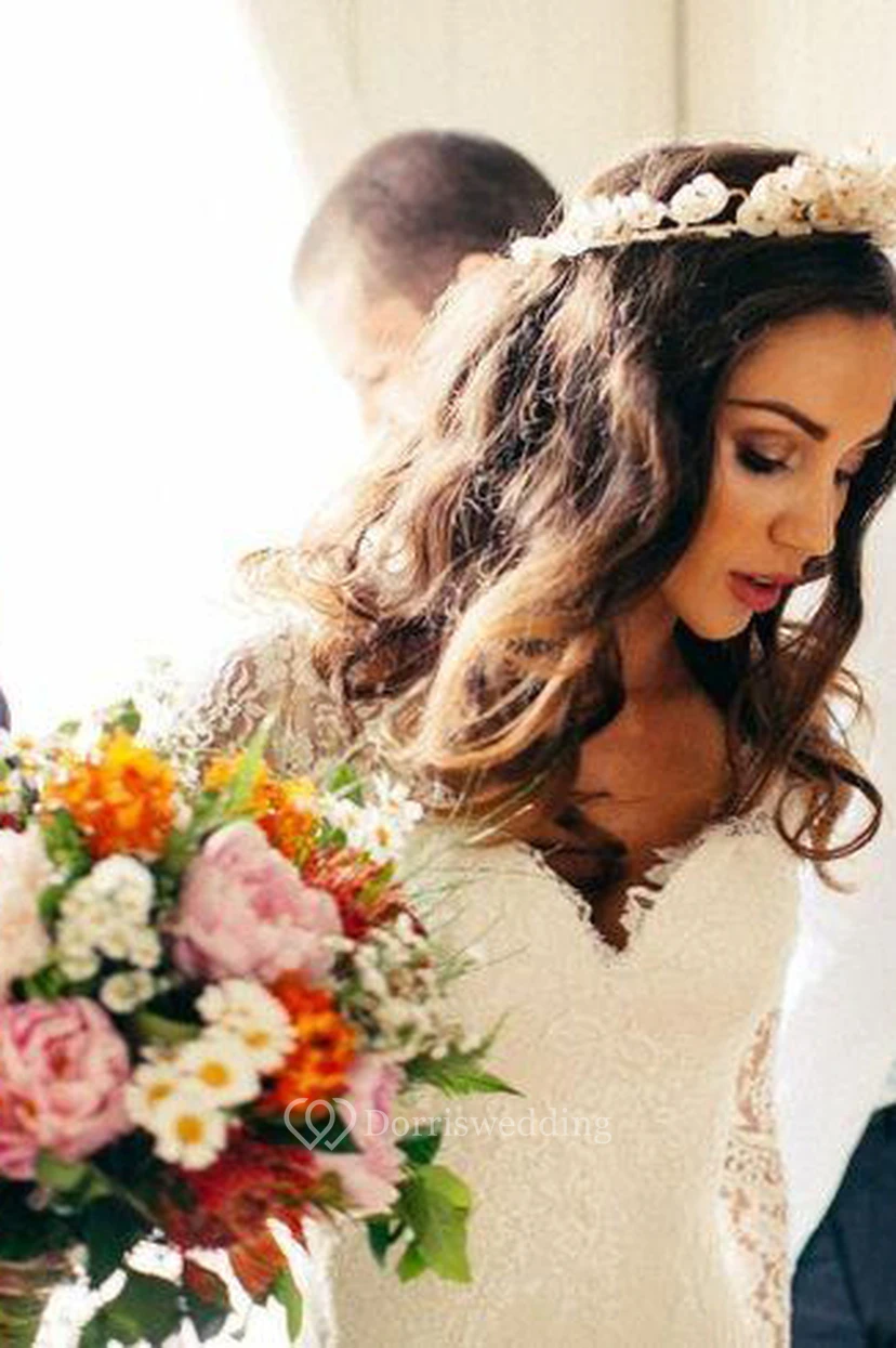Romantisches Boho-Hochzeitskleid mit langen Ärmeln, sexy tiefem V-Ausschnitt, rückenfreiem Spitzenbesatz und Spitze view 3