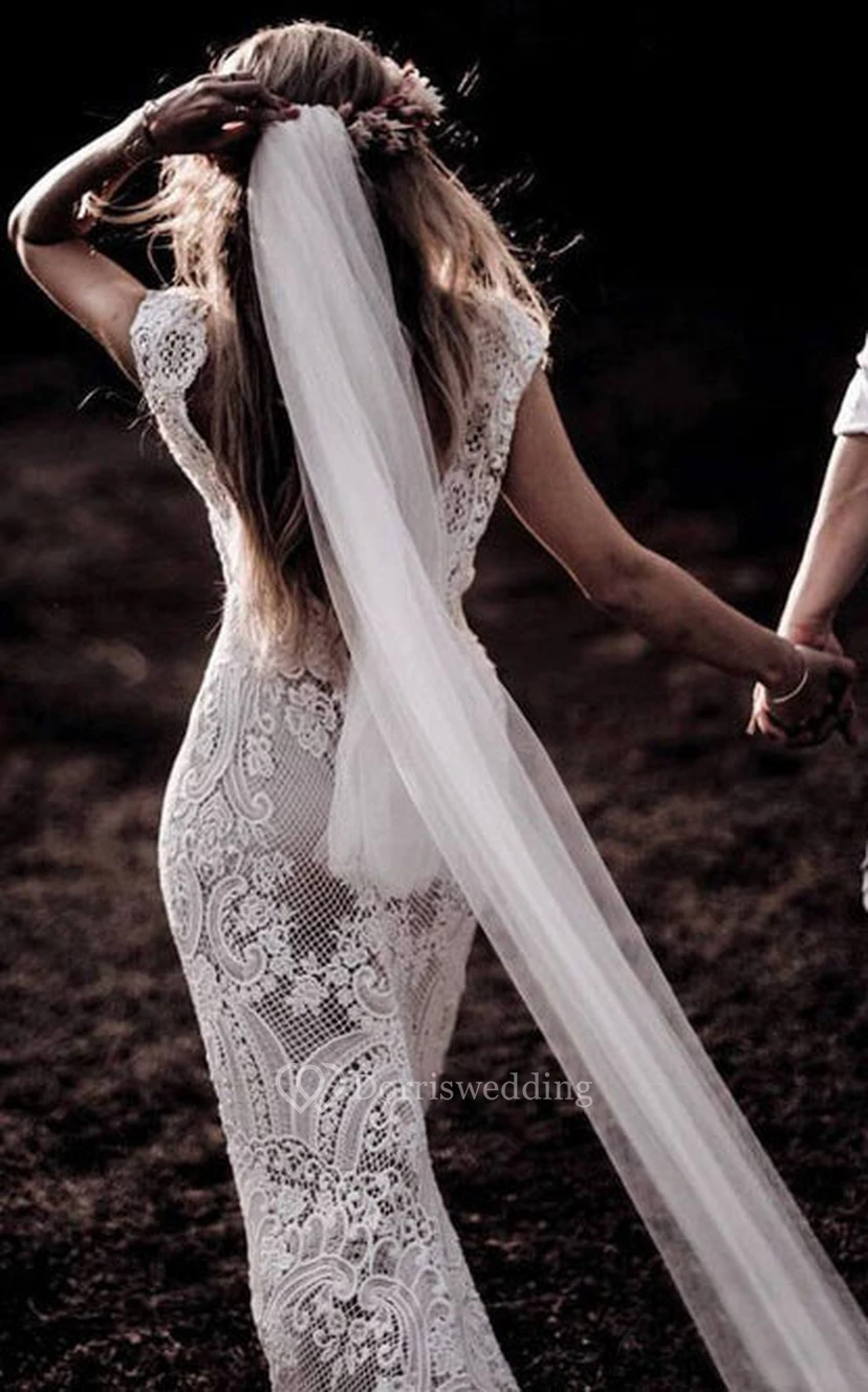 Vintage Empire-Brautkleid aus Spitze mit tiefem V-Ausschnitt und V-Rücken view 2