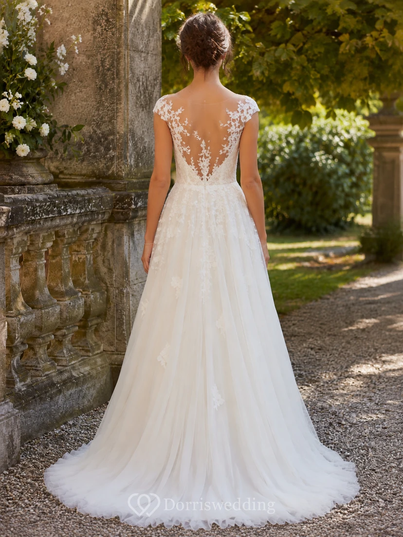 Robe de mariée trapèze à manches illusion et traîne en tulle view 2