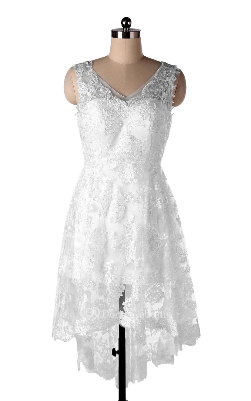 Robe de mariée trapèze en mousseline et dentelle, dos nu et col en V