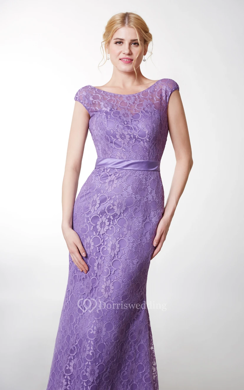 Elegantes, ärmelloses Spitzenkleid mit V-Ausschnitt am Rücken view 4