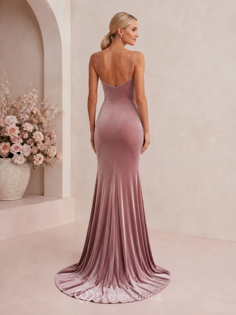 Vestido de noche sexy de seda color rosa empolvado líquido con escote drapeado, tirantes finos y cola larga, confeccionado en charmeuse. view 2