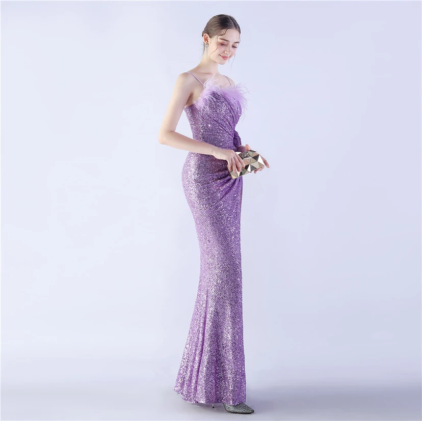 Vestido de noche de alta gama para bodas, con flores y detalles de plumas de avestruz. view 67