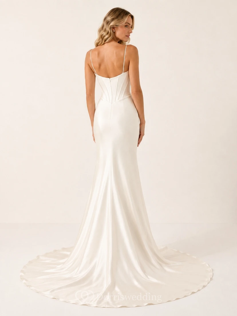 Vestido de novia sencillo de sirena con escote cuadrado y corsé, largo hasta el suelo. view 2
