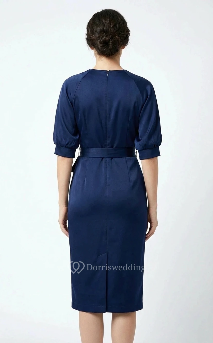 Vestido de invitada de boda azul marino estilo retro tipo lápiz view 2