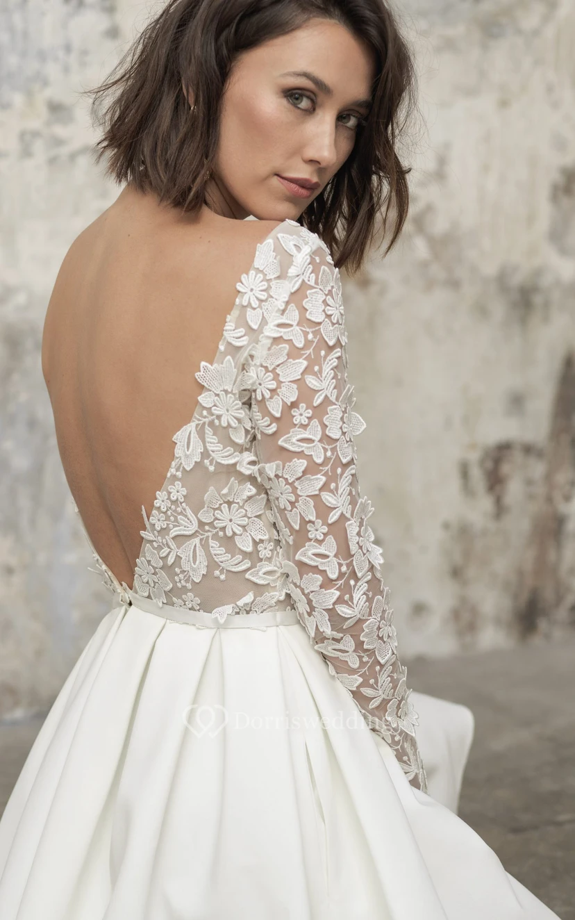 Robe de mariée moderne trapèze courte/mini longueur genou à manches longues avec appliques view 2
