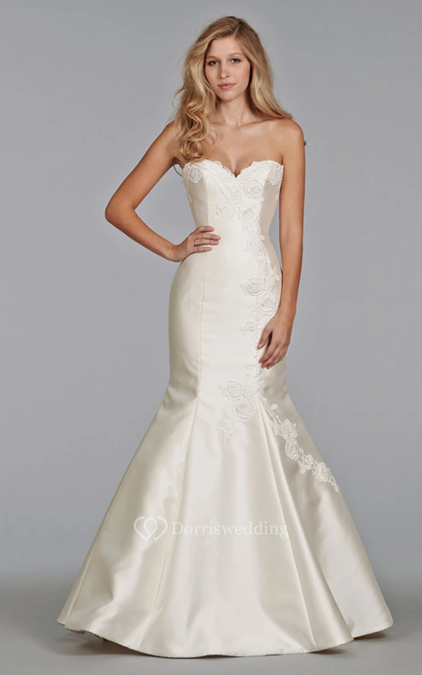 Captivating Sweetheart Neckline Fit and Flare Dress With Lace Appliques
