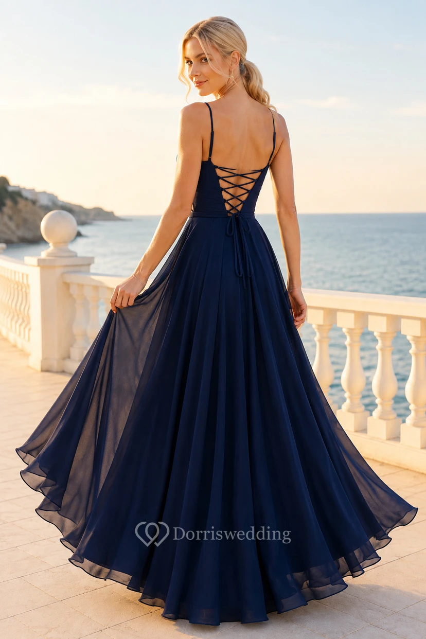 Dunkelblaues Chiffon-Brautjungfernkleid mit Spaghettiträgern und A-Linien-Schnürung am Rücken view 2