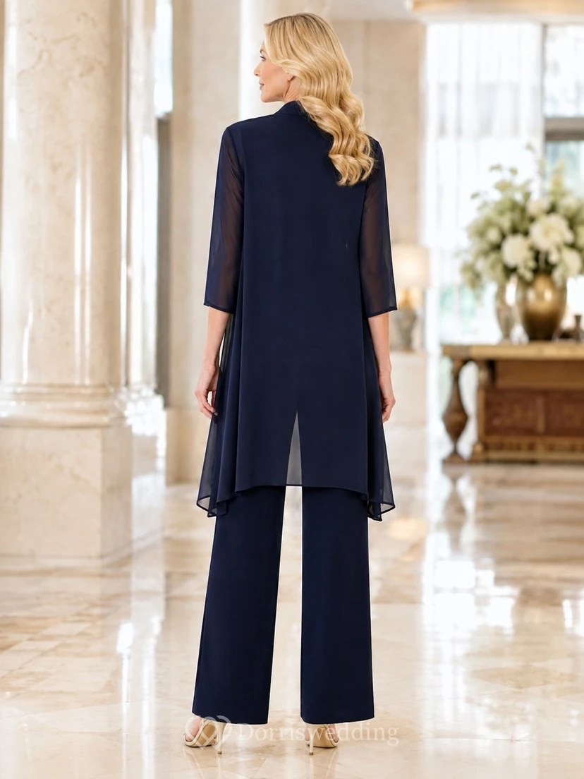 Traje formal de dos piezas azul marino elegante con mangas ilusión y capas para mujer alta. view 2