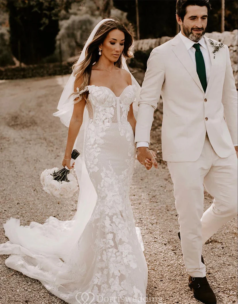 Robe de mariée sirène bustier en dentelle avec appliqués floraux view 7