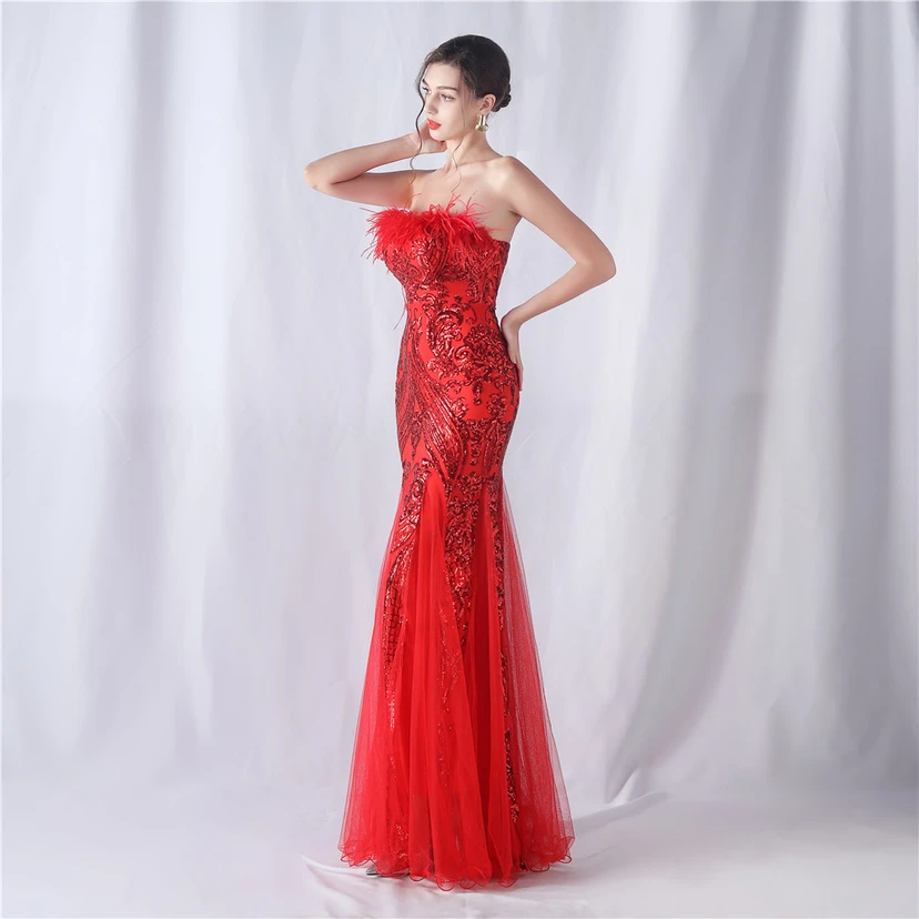 Vestido de noche de malla con lentejuelas y top palabra de honor con estampado de plumas de avestruz y flores para bodas y reuniones. view 7