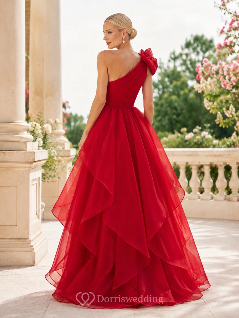 Rotes, einseitig schulterfreies, asymmetrisches Luxus-Abendkleid aus Organza mit kaskadenförmigen Rüschen – ein Promi-Kleid view 2
