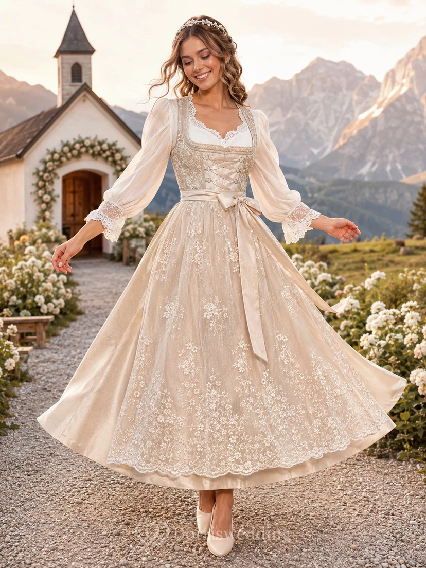Robe de mariée alpine champagne Dirndl à col carré et manches longues en dentelle pour un mariage de style thé