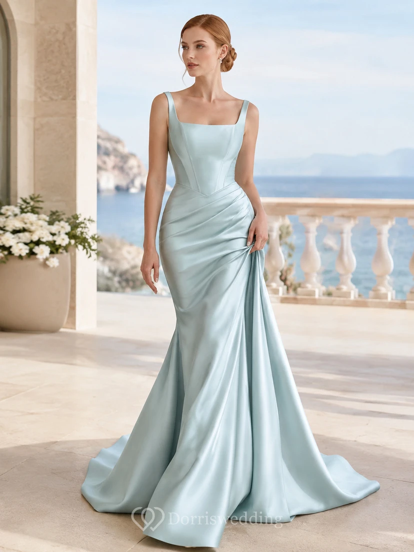 Robe de mariée sirène froncée à col carré en satin vert d'eau et traîne balayée
