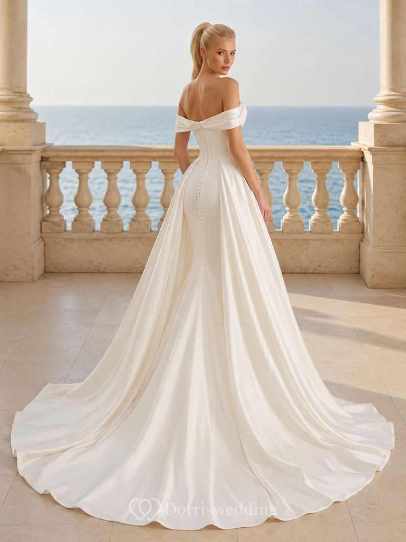 Robe de mariée trapèze en satin drapé à épaules dénudées et manches courtes, coupe chapelle, en satin drapé. view 2