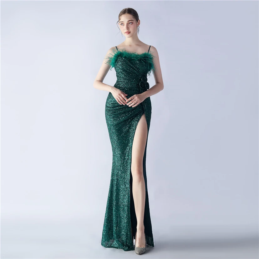 Vestido de noche de alta gama para bodas, con flores y detalles de plumas de avestruz. view 82