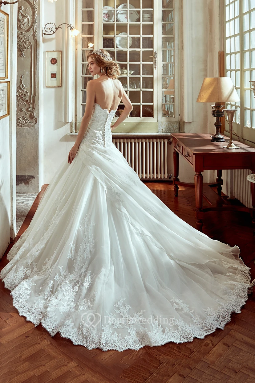 A-Linien-Brautkleid mit herzförmigem Ausschnitt, seitlicher Drapierung und Stickereien view 2