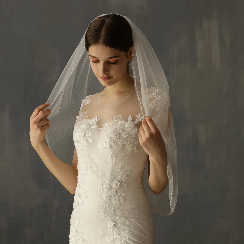 Chic White Tulle Elbow Veil with Beads