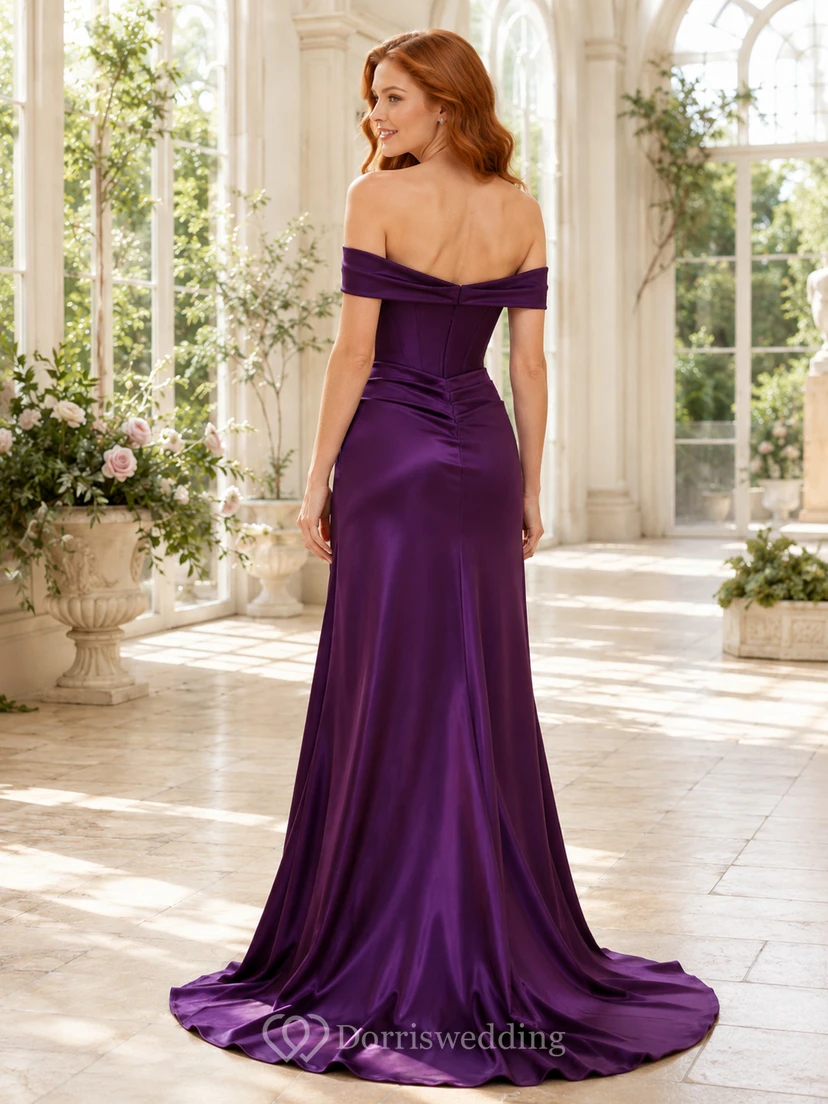 Robe de mariée fourreau en satin froncé à épaules dénudées et traîne, couleur raisin view 2