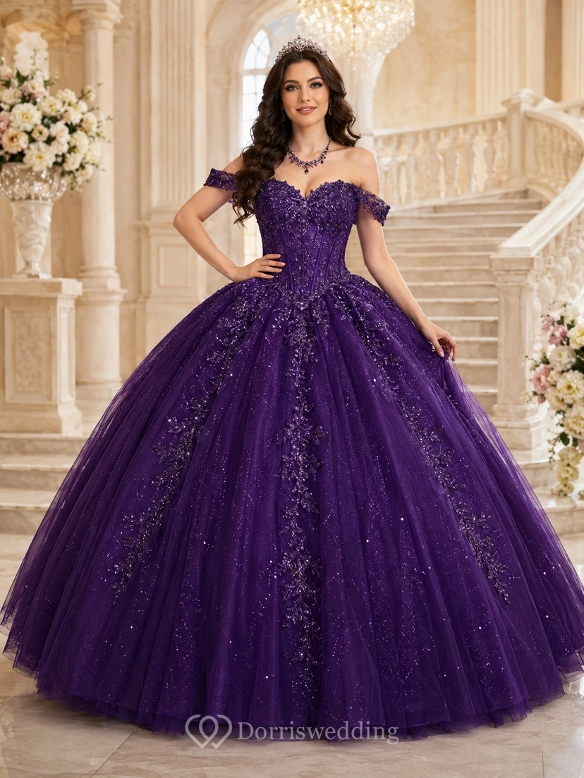 Vestido de quinceañera de encaje y tul morado oscuro con hombros descubiertos