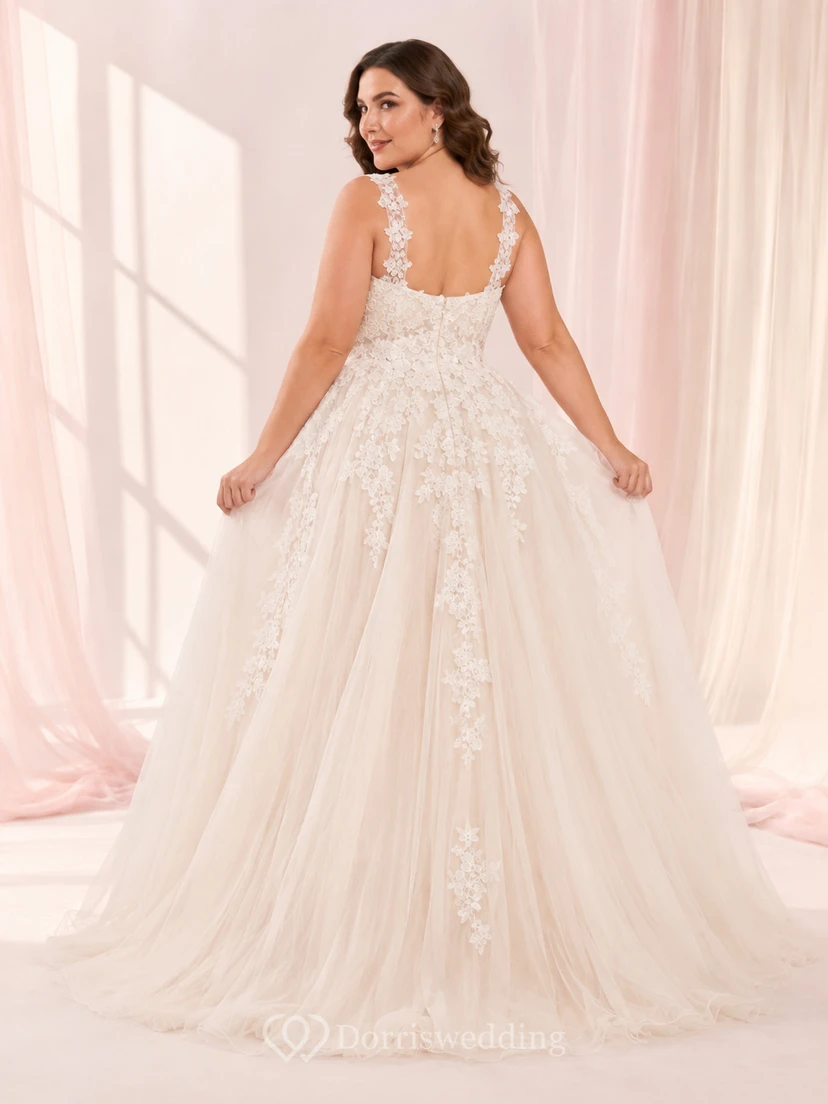 Champagnerfarbenes Brautkleid in Übergröße mit Trägern, Spitzenapplikationen und A-Linie view 2
