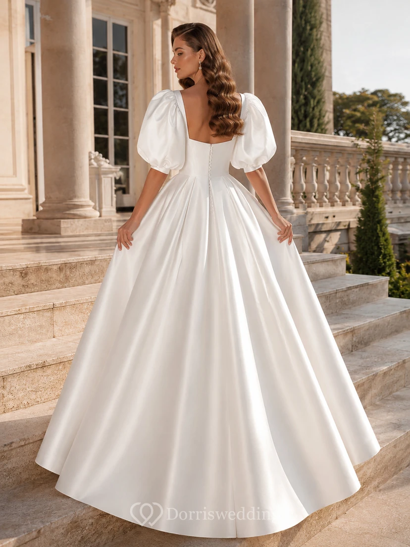 Robe de mariée de bal en satin à col carré et manches bouffantes courtes view 2