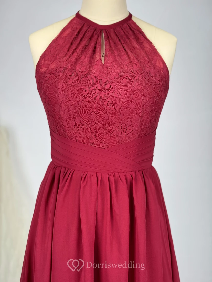 Robe de demoiselle d'honneur rose poudré sans manches en mousseline avec détails en dentelle et dos nu en forme de goutte d'eau view 4