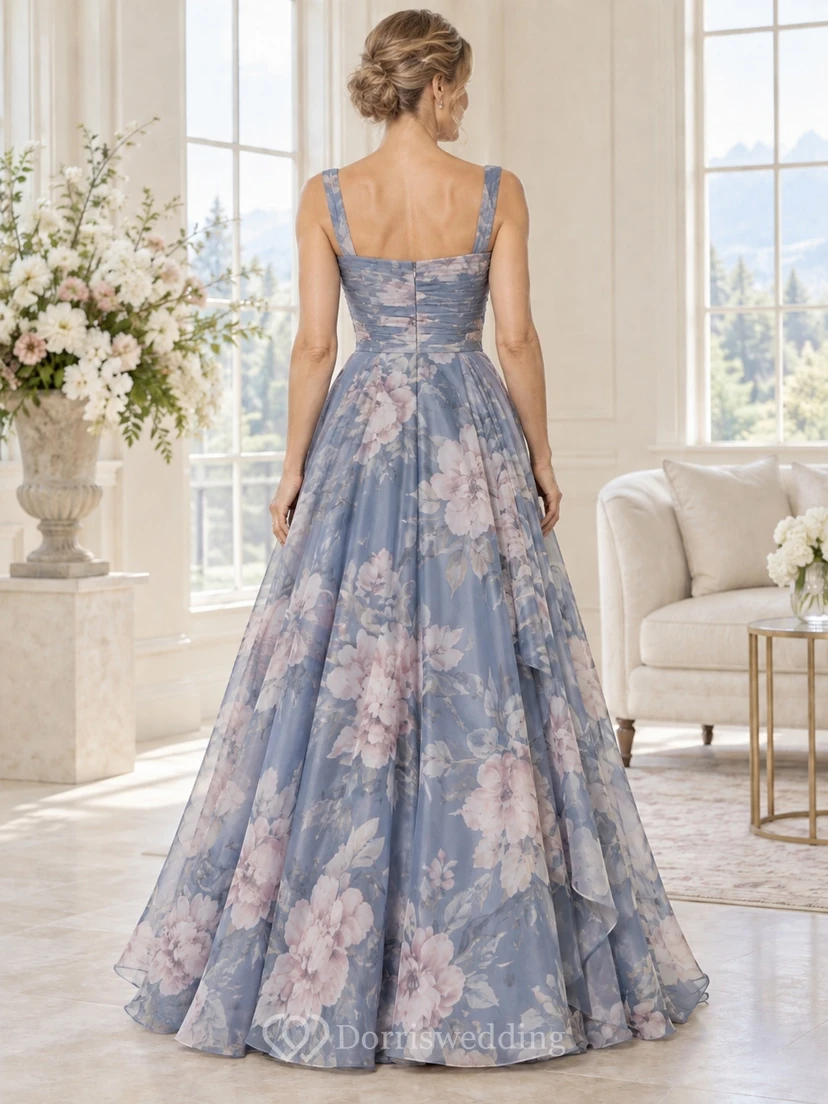 Vestido de noche formal de organza azul pizarra con estampado floral, escote cuadrado y sin mangas, corte en A. view 2
