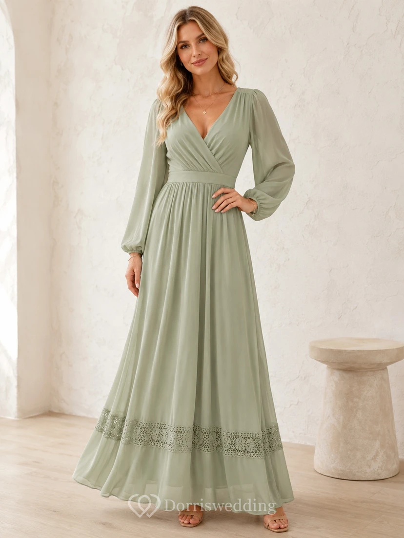 Vestido largo de manga larga color verde salvia con escote en V, corte imperio y largo hasta los tobillos.